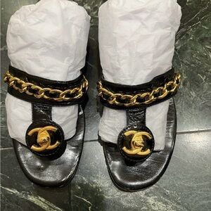 CHANEL Logo Black Sandals with Gold Chain Detail size 39